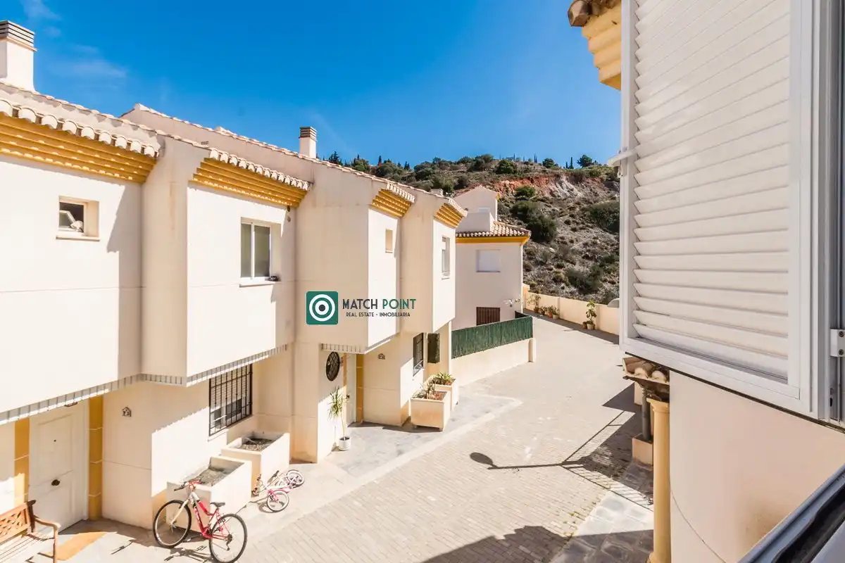 Detached homes for rent in Calle Rambla del Espinar, La Herradura centro