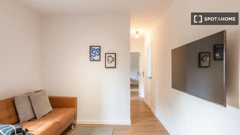 Apartament per a compartir en L'Hospitalet de Llobregat amb Aire condicionat, Terrassa i Moblat