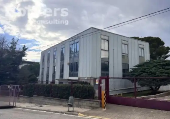 Vista exterior de Nave industrial en venta en Sant Just Desvern con Calefacción