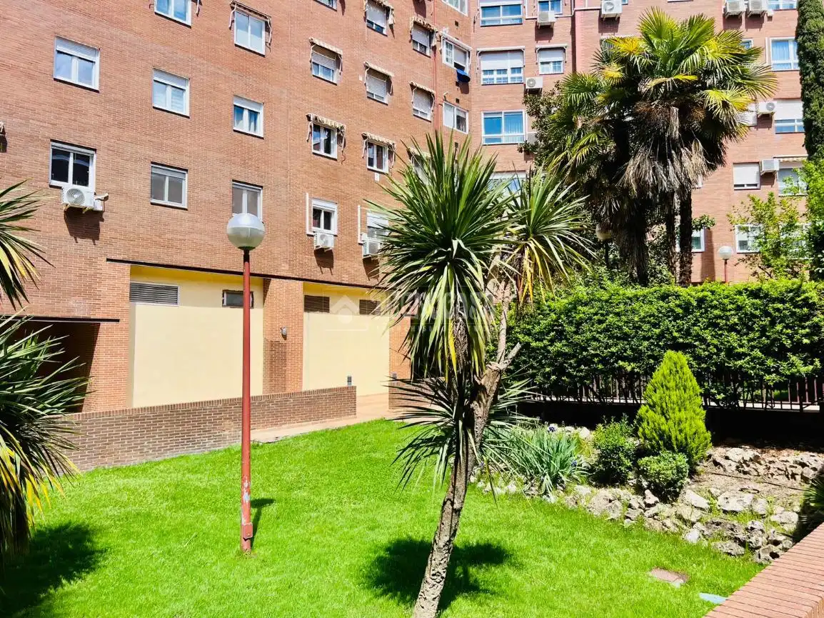 Vista exterior de Piso en venta en Alcorcón con Aire acondicionado, Calefacción y Balcón
