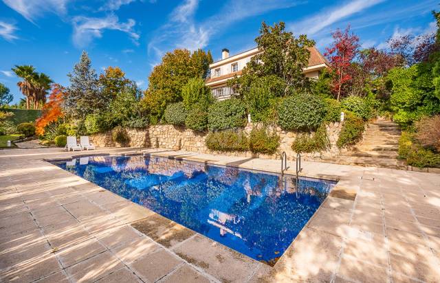 Casa-chalet en Venta en El Monte