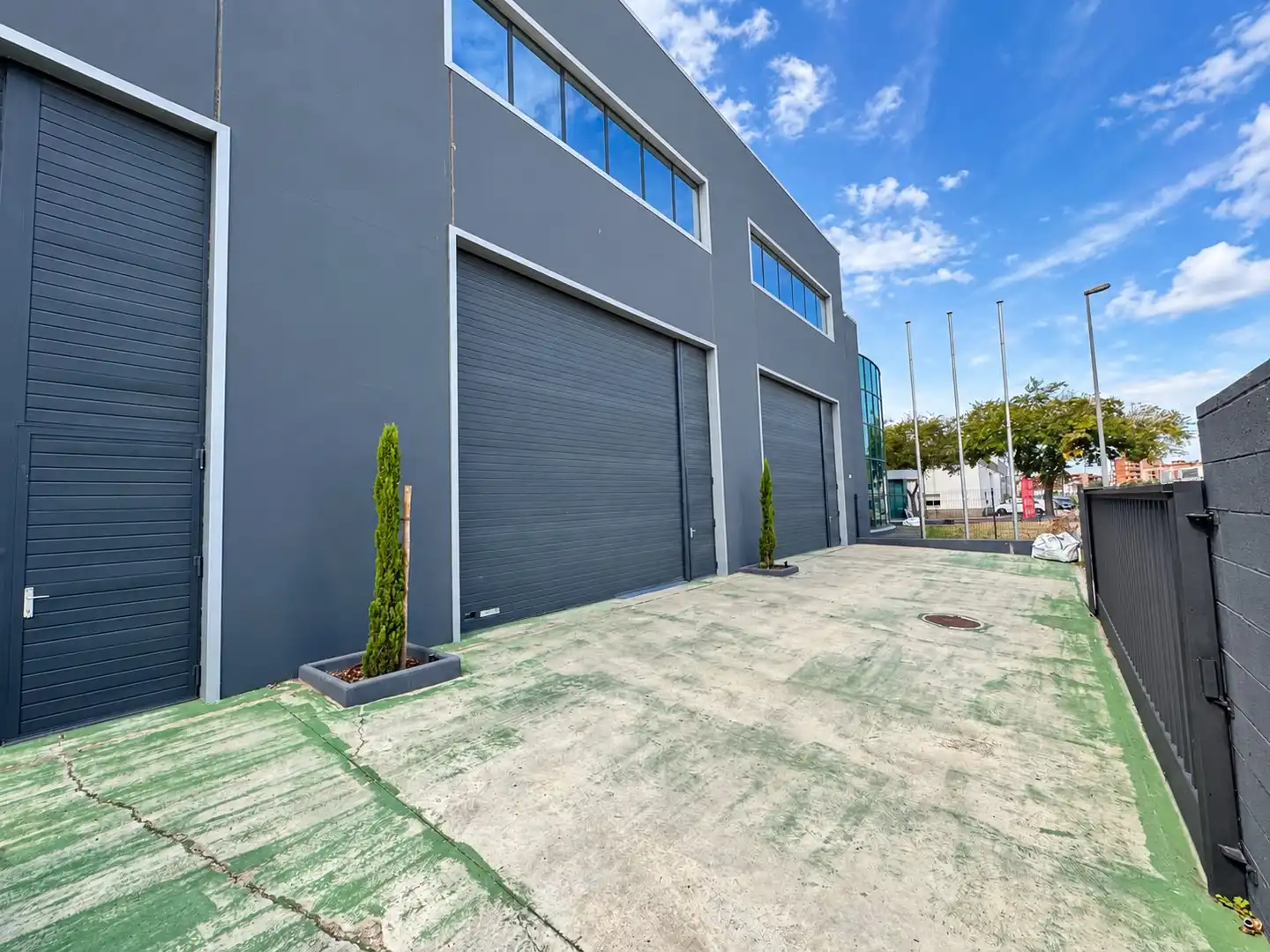 Nau industrial de lloguer a Figueres, Girona