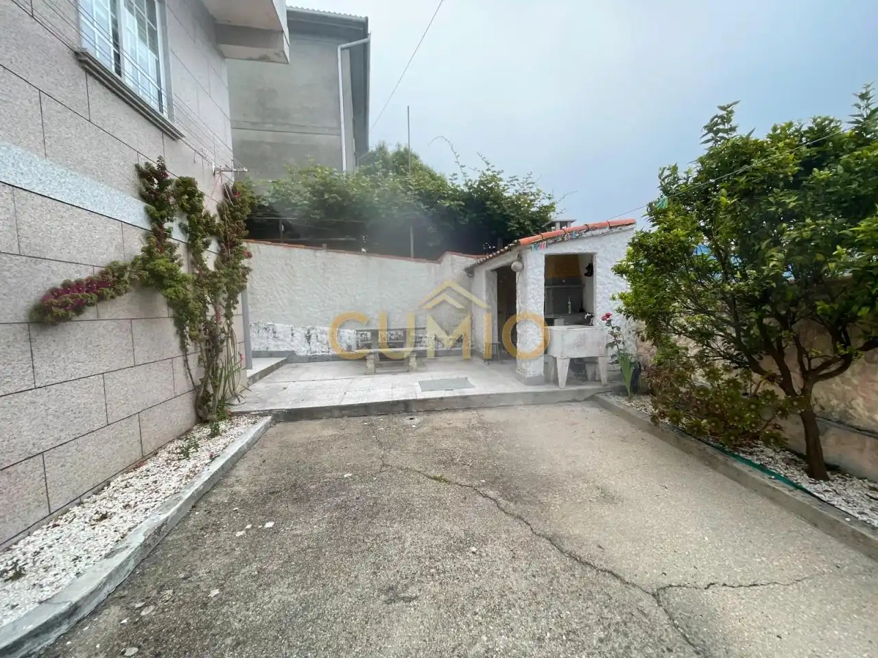 Parking of Houses for rent in Nigrán  with Heating, Private garden and Furnished