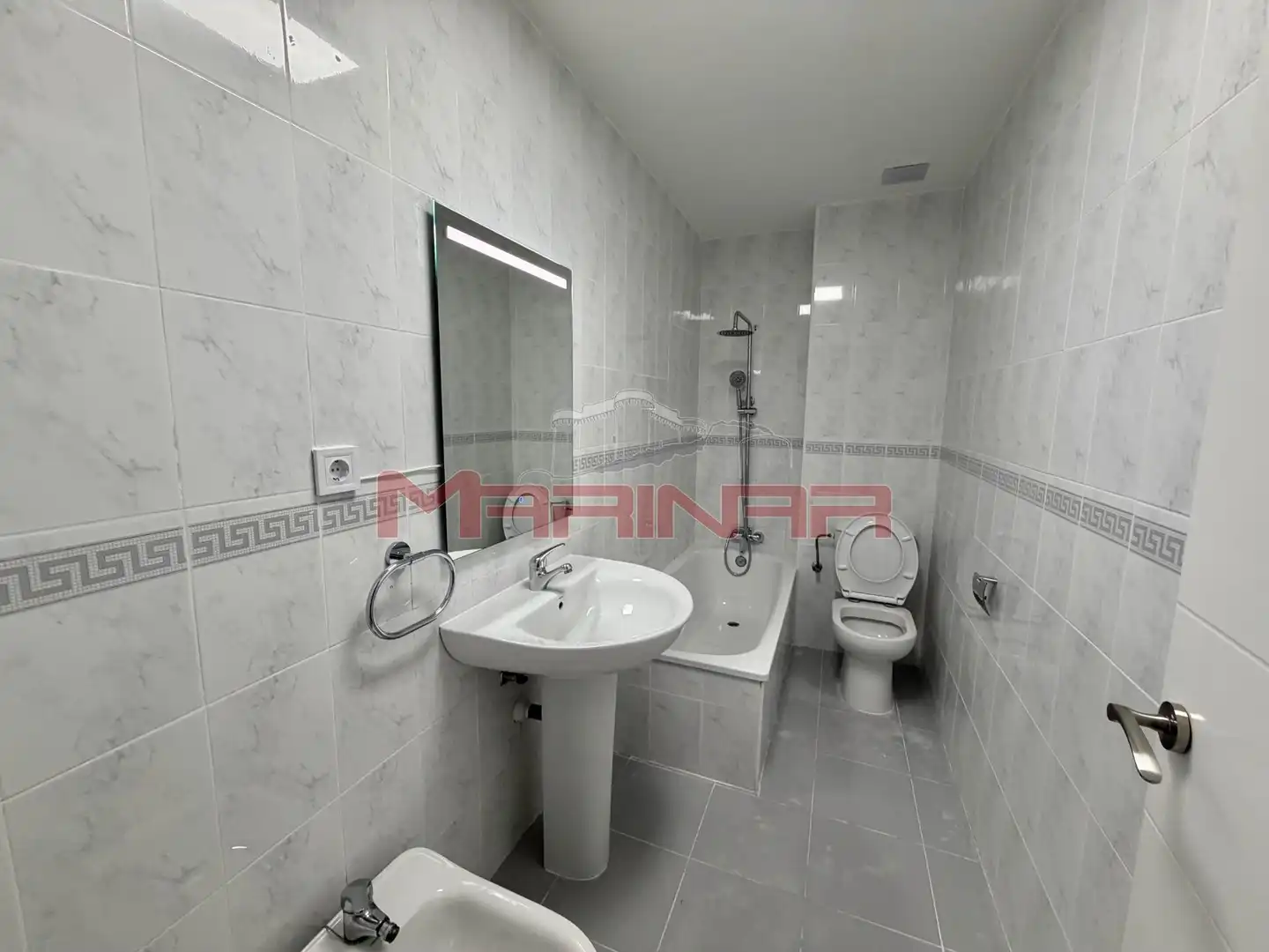 Badezimmer von Einfamilien-Reihenhaus zum Verkauf in Seseña mit Heizung und Abstellraum