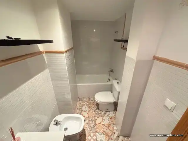 Bathroom of Flat for sale in Alboraya  with Air Conditioner, Private garden and Oven