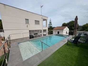 Chalet con piscina en venta en Calle MAR ADRIATICO