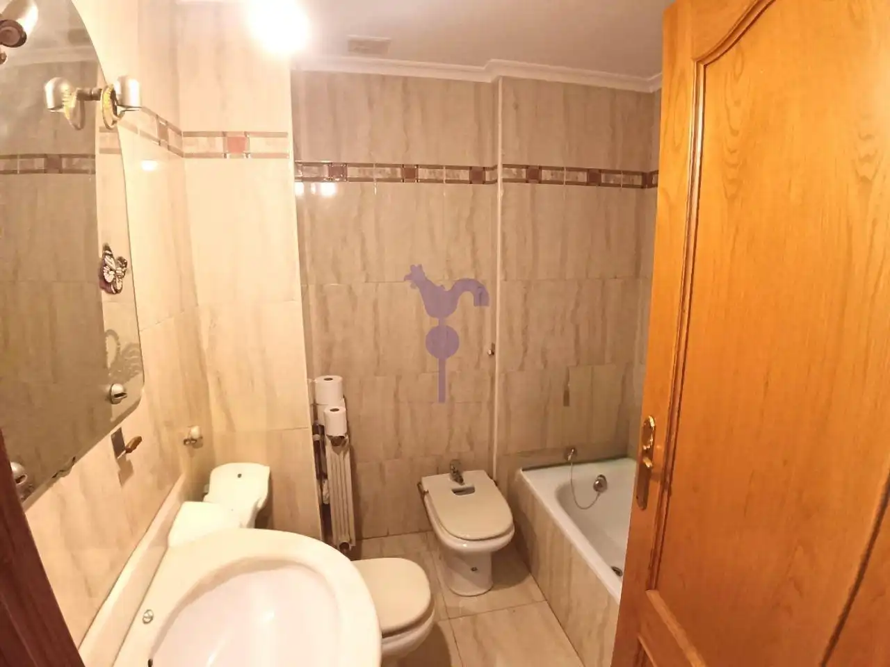 Bany de Apartament en venda en León Capital  amb Calefacció, Parquet i Traster