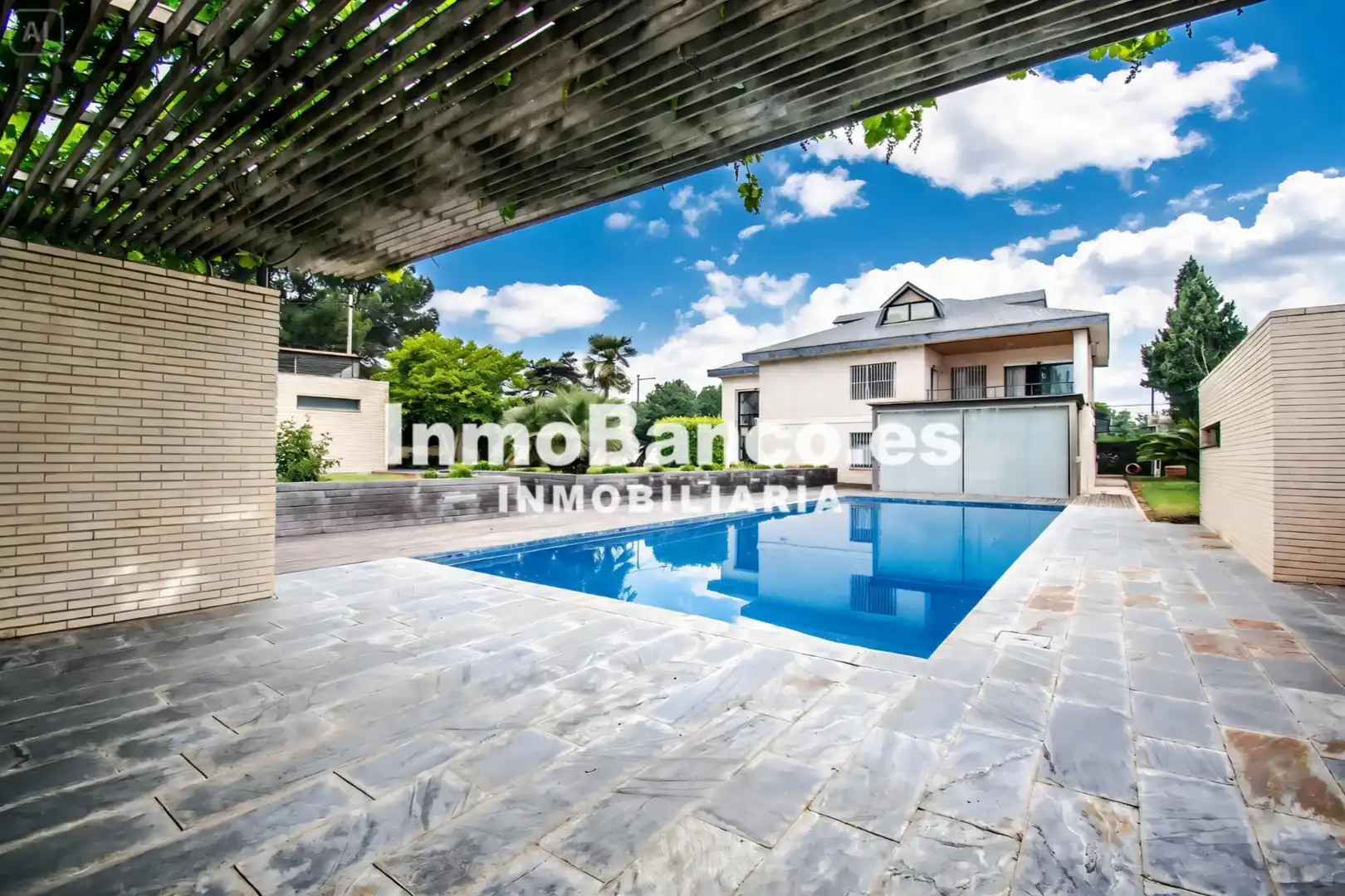 Vista exterior de Casa o xalet en venda en Chiva amb Aire condicionat, Calefacció i Jardí privat