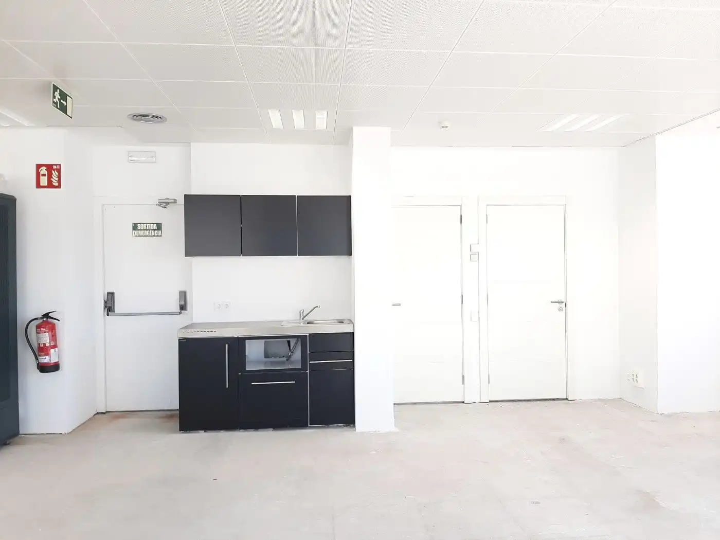 Kitchen of Office for rent in Sants - Montjuïc