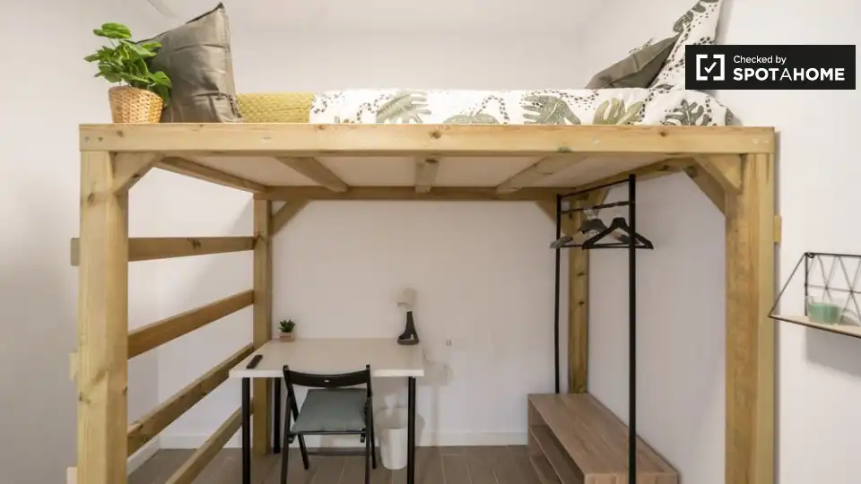 Bedroom of Flat for rent in Torrent  with Air Conditioner, Heating and Furnished