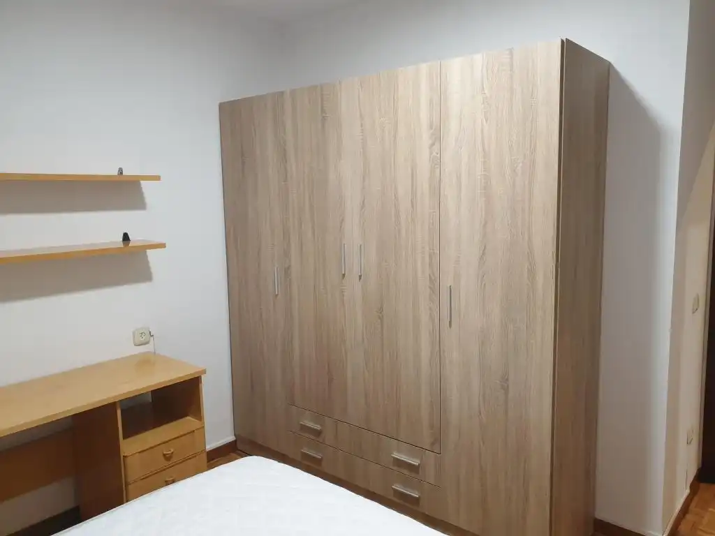 Schlafzimmer von Wohnung zur untervermieten in Ourense Capital  mit Heizung, Parkett und Balkon