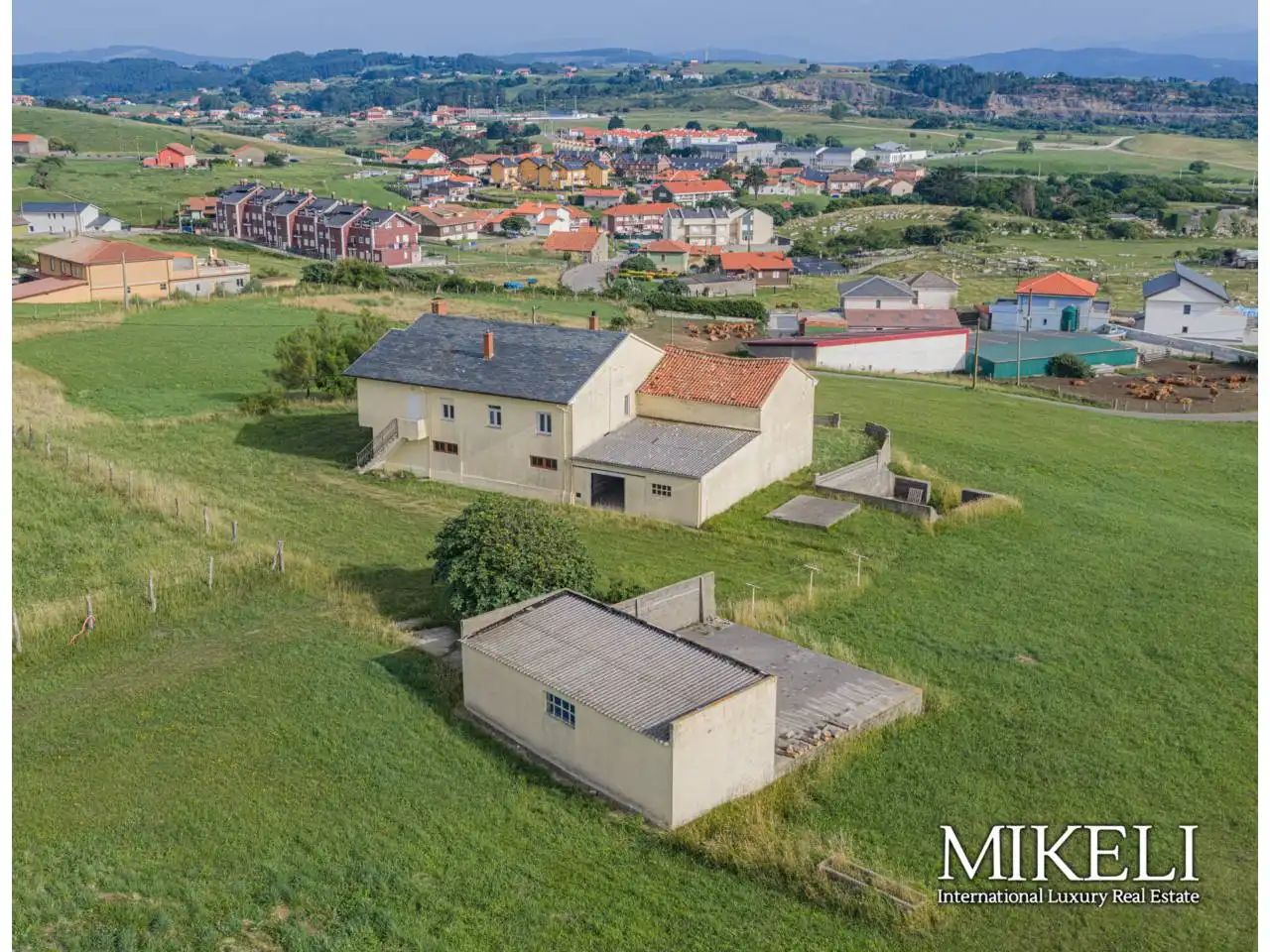 Casa o xalet en venda en Miengo amb Calefacció, Jardí privat i Terrassa