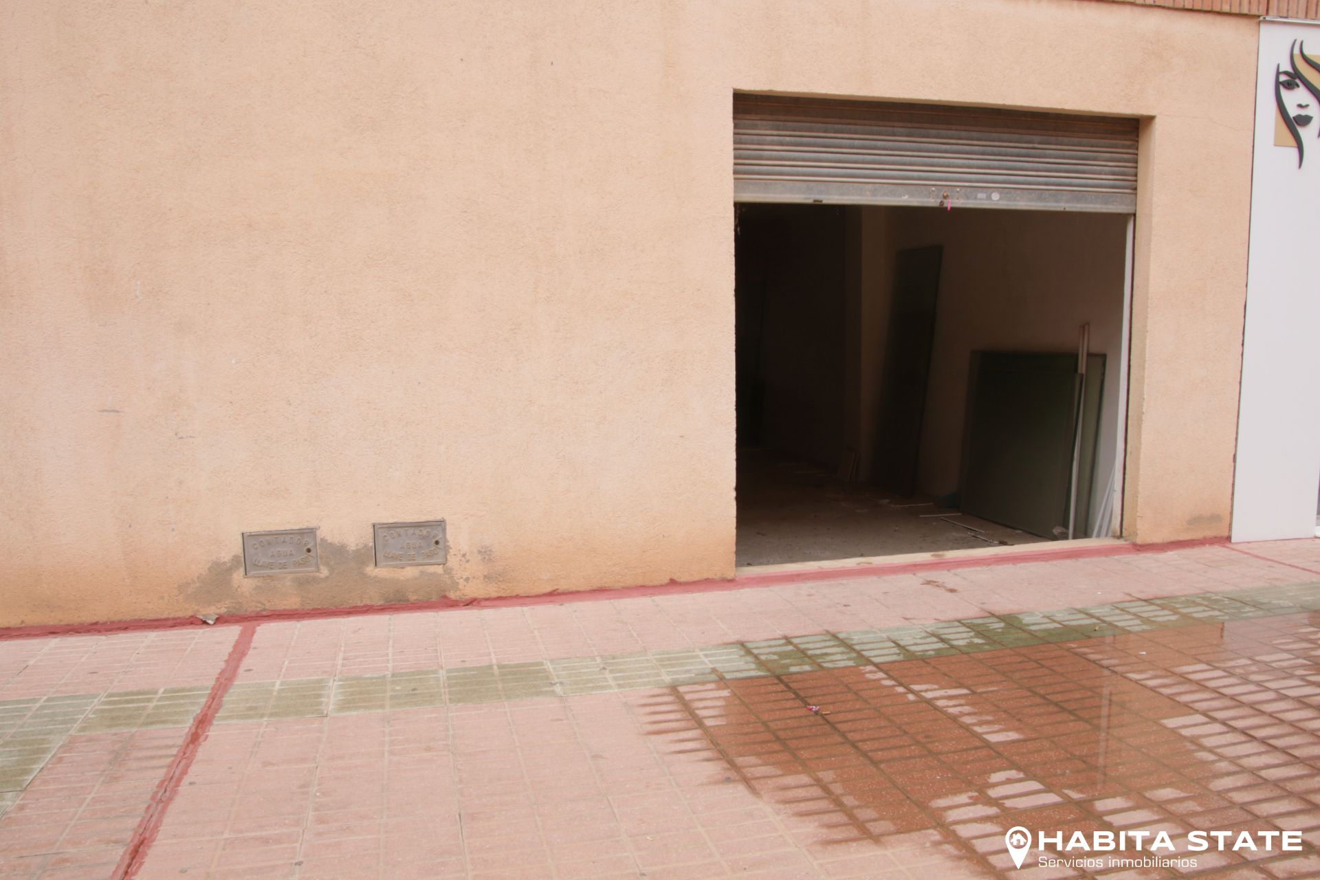 Aparcament de Local en venda en  Almería Capital