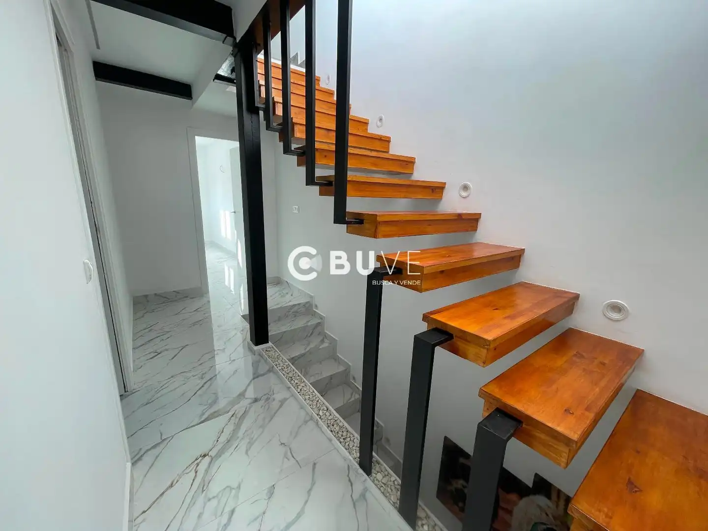 Houses for sale in Sevilla  with Air Conditioner, Terrace and Swimming Pool