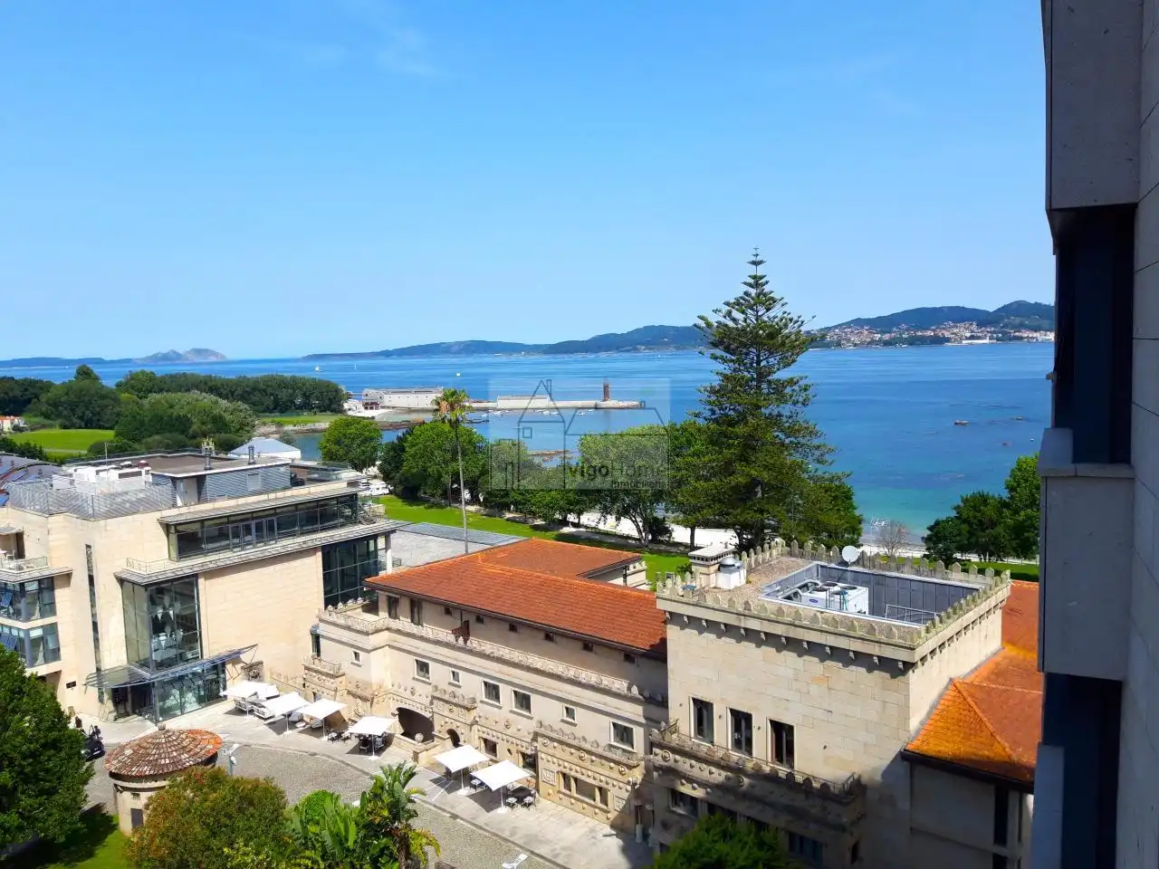 Flat for rent in Vigo   with Heating, Swimming Pool and Furnished