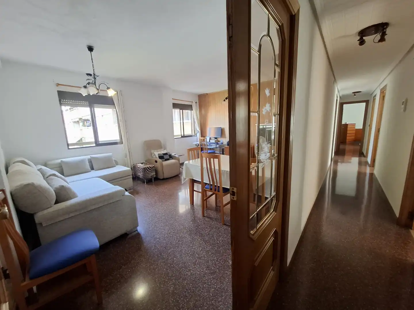 Living room of Flat for sale in Valencia  with Air Conditioner, Furnished and Oven