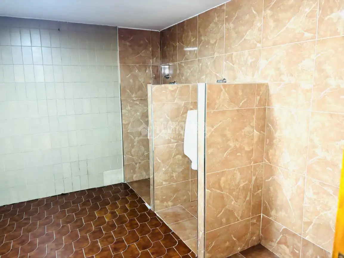 Bany de Oficina de lloguer en Zaragoza amb Aire condicionat