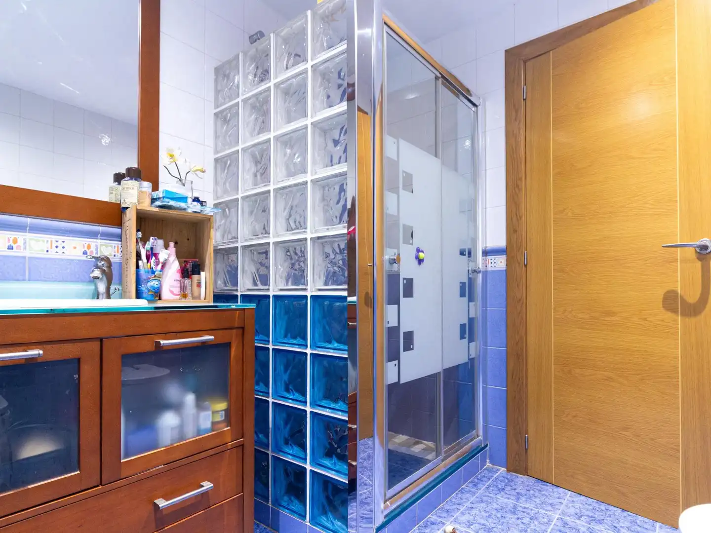 Baño de Piso en venta en Cartagena con Aire acondicionado, Calefacción y Balcón