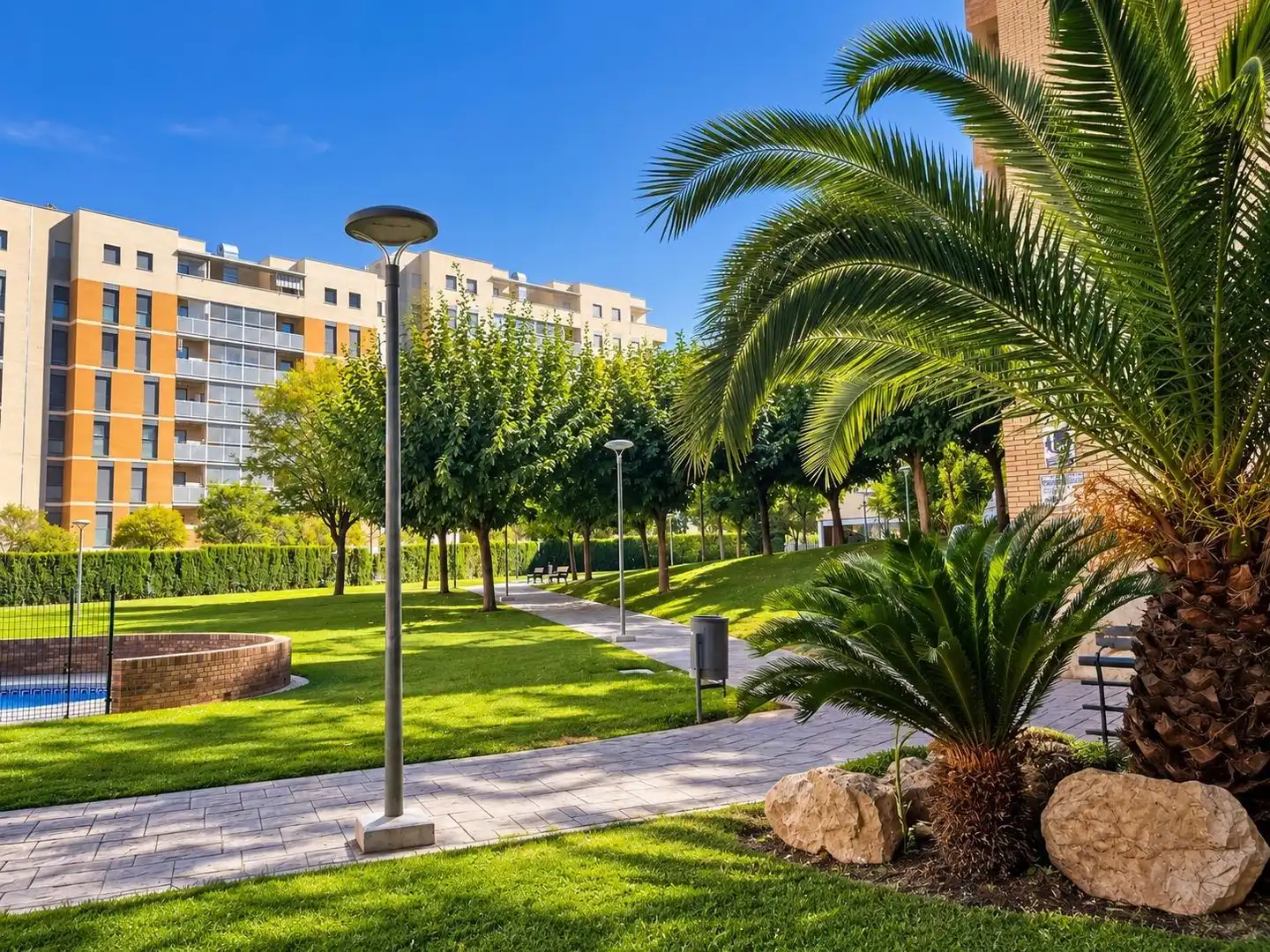 Vista exterior de Àtic de lloguer en Zaragoza amb Calefacció, Jardí privat i Traster