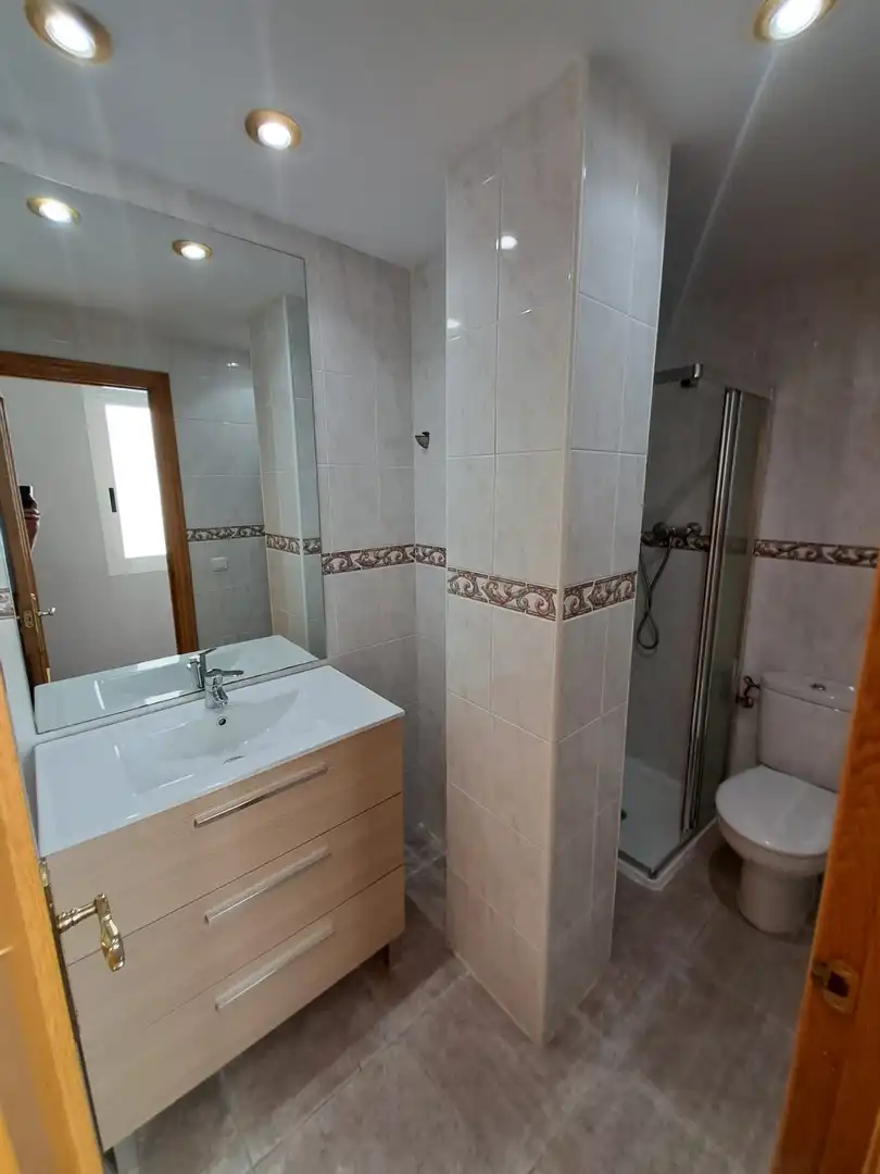 Badezimmer von Wohnung zur Miete in Burjassot mit Balkon