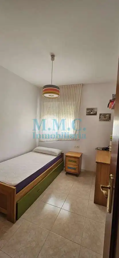 Dormitori de Pis en venda en Roquetas de Mar amb Aire condicionat, Terrassa i Moblat