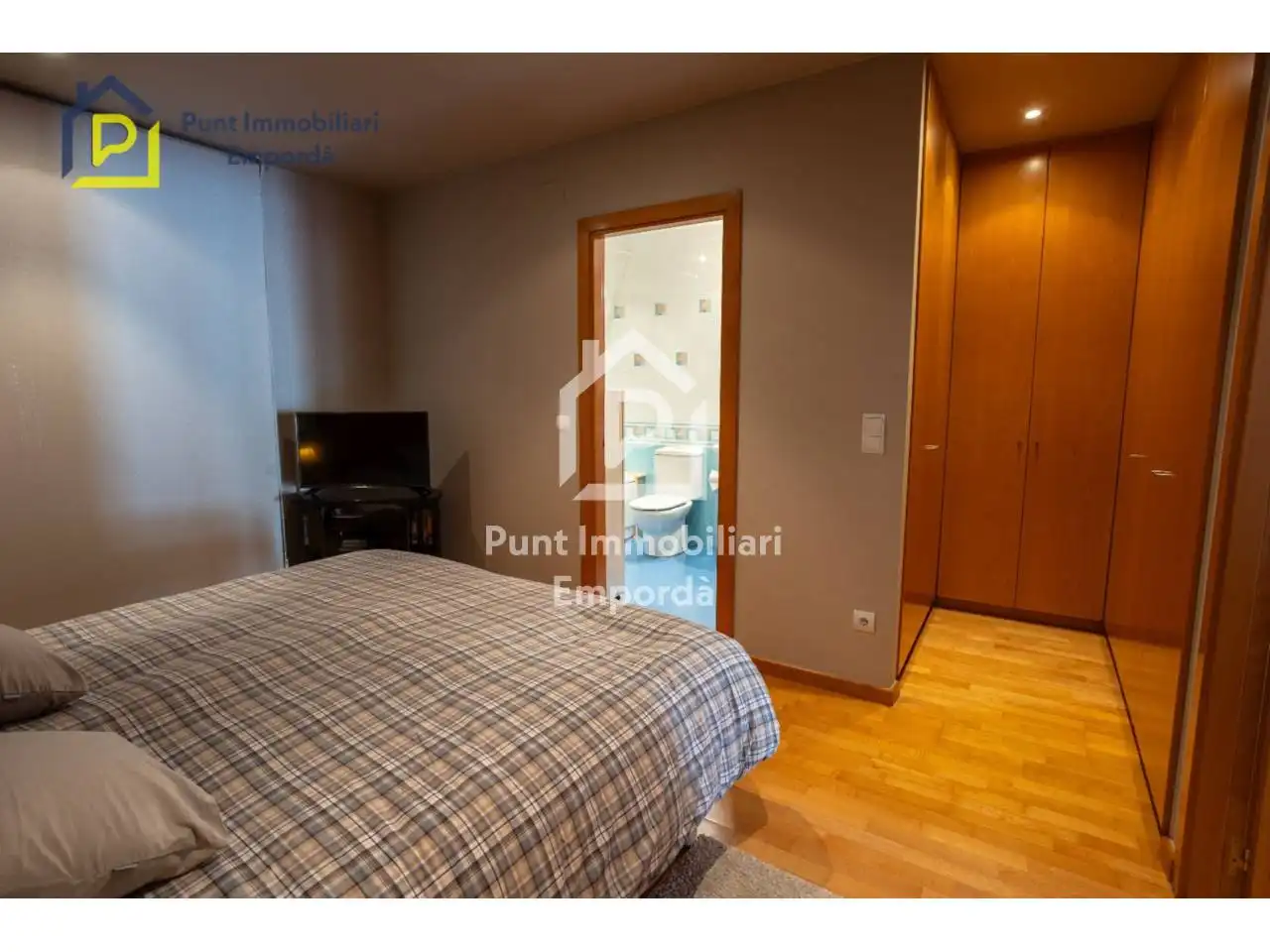 Bedroom of Houses for sale in Figueres  with Air Conditioner, Heating and Private garden
