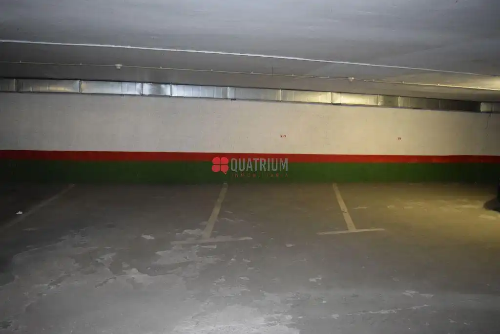 Parking de Local en venta en Santiago de Compostela 