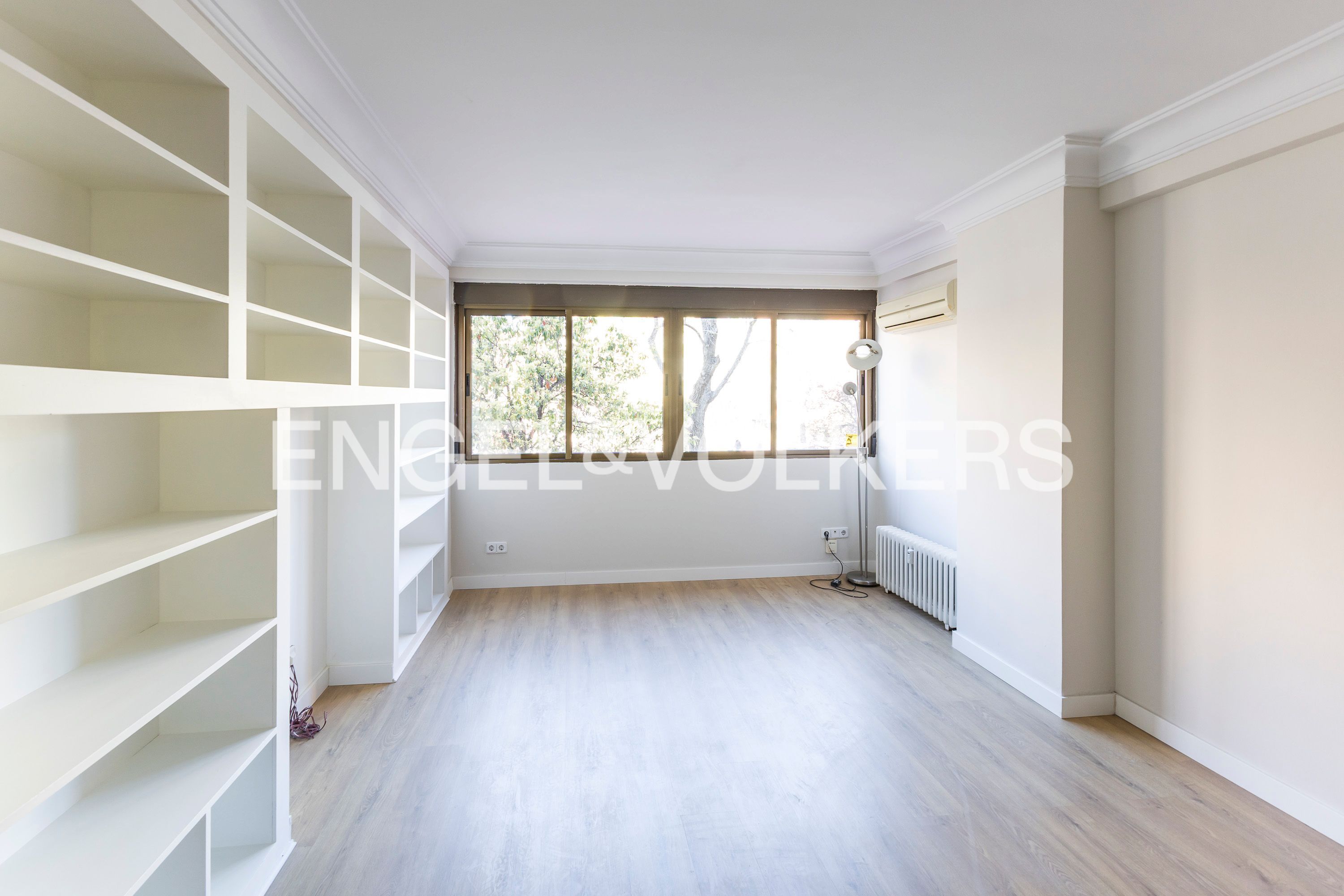 Sala de estar de Piso de alquiler en  Madrid Capital con Aire acondicionado, Calefacción y Se aceptan mascotas