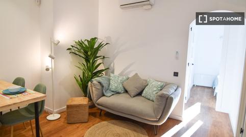 Foto 4 de Apartamento para compartir en La Font d'en Fargues,  Barcelona Capital