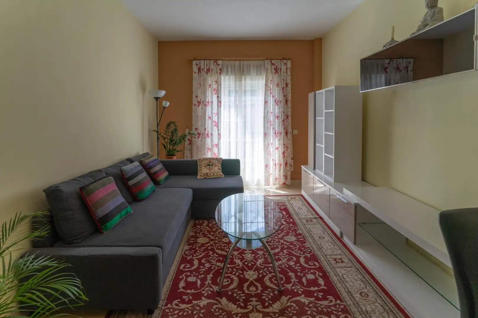 Living room of Flat for rent in Alhaurín El Grande  with Air Conditioner, Furnished and Balcony