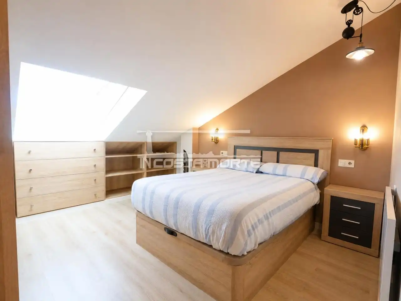 Habitación de Ático de alquiler en Fisterra con Amueblado