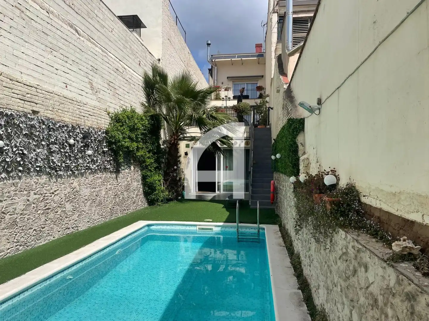 Schwimmbecken von Haus oder Chalet zum Verkauf in Terrassa mit Klimaanlage, Heizung und Privatgarten