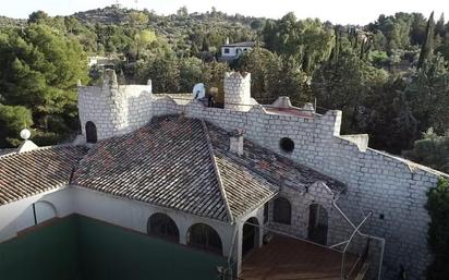 Vista exterior de Casa o xalet en venda en  Toledo Capital amb Terrassa i Piscina