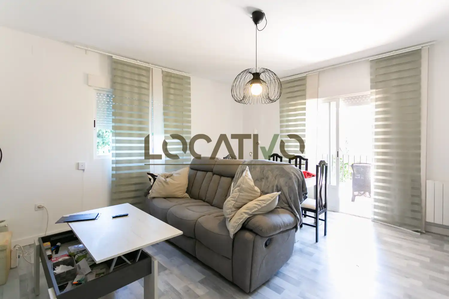 Sala d'estar de Casa o xalet en venda en Navas del Rey amb Calefacció, Jardí privat i Traster