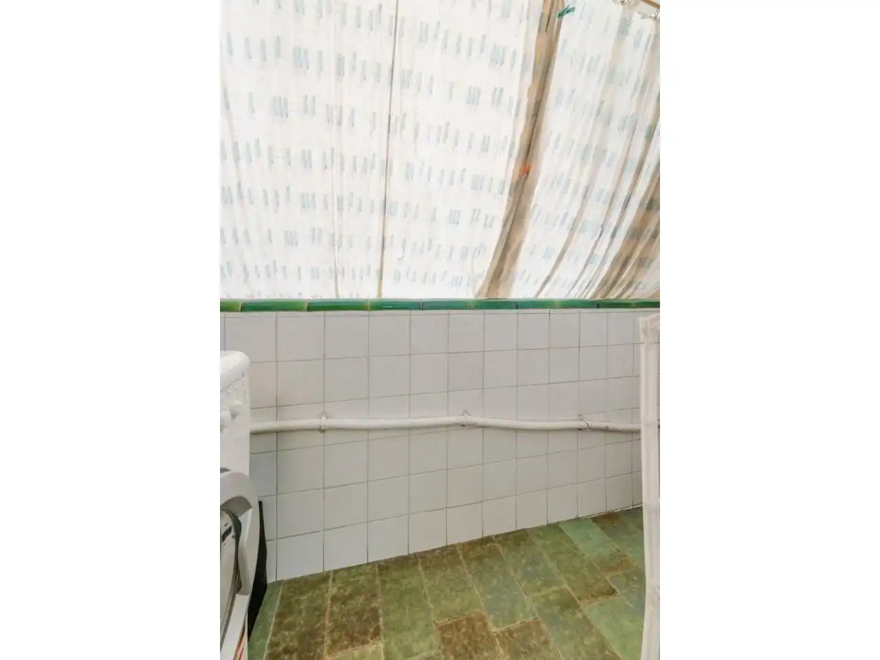 Bathroom of Flat for sale in Girona  with Heating and Balcony