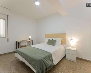 Bedroom of Flat to share in  Valencia Capital  with Air Conditioner and Terrace