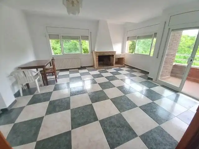 Sala d'estar de Casa o xalet en venda en Cerdanyola del Vallès amb Calefacció, Terrassa i Balcó