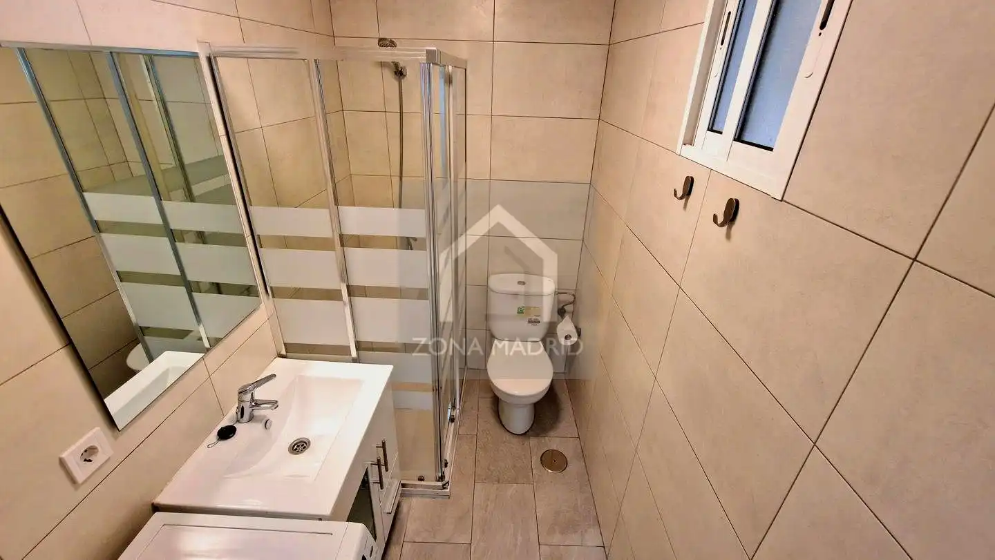 Badezimmer von Wohnung zur Miete in Madrid