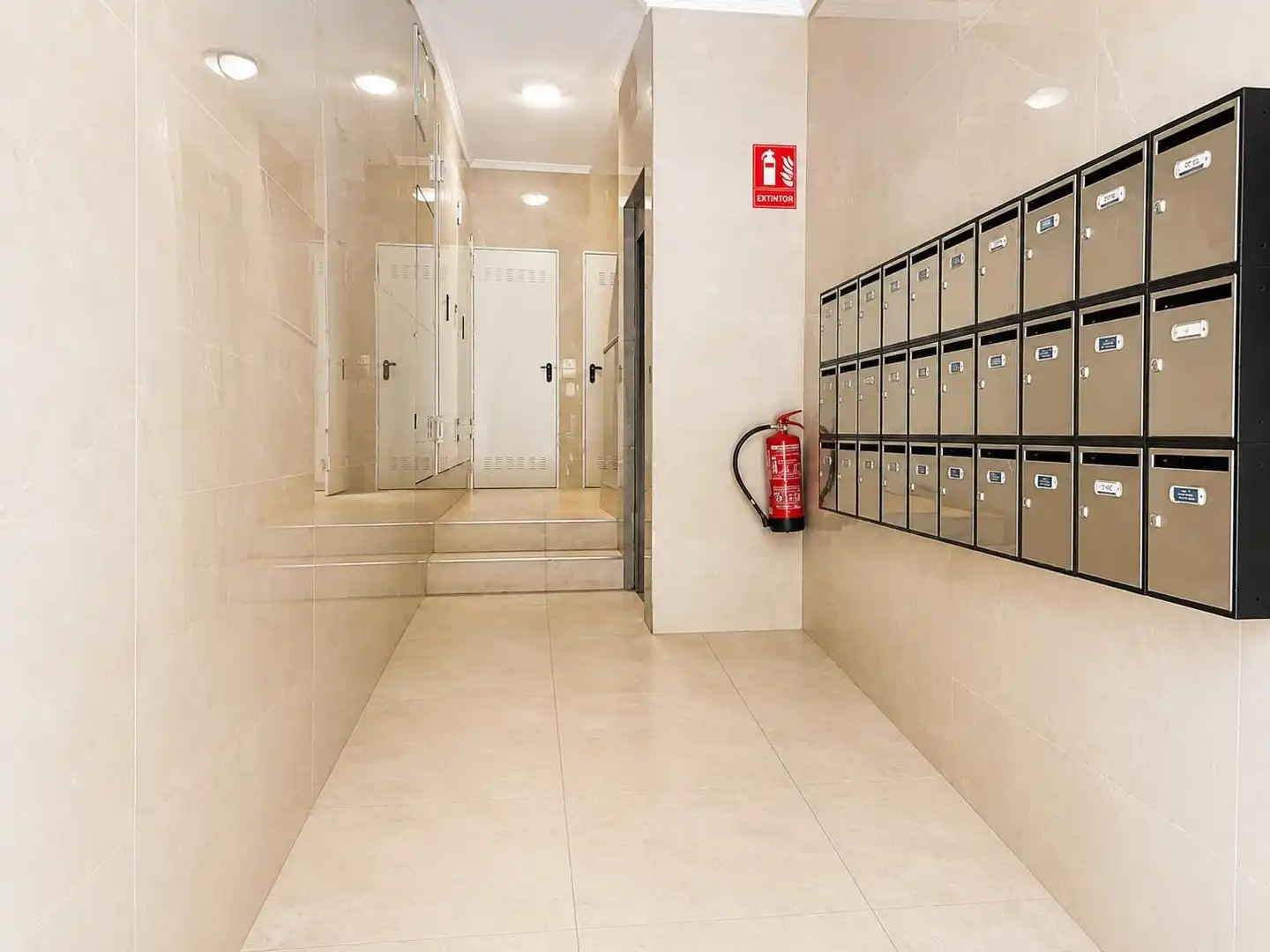 Flat for sale in Valencia  with Air Conditioner and Heating