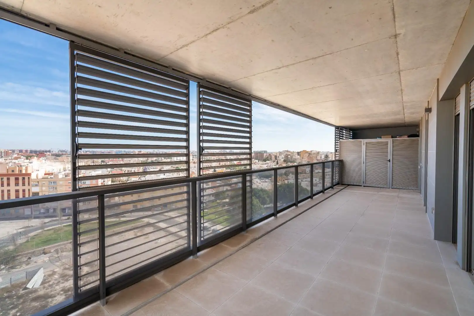 Terrace of Flat for rent in Almería  with Air Conditioner, Heating and Private garden