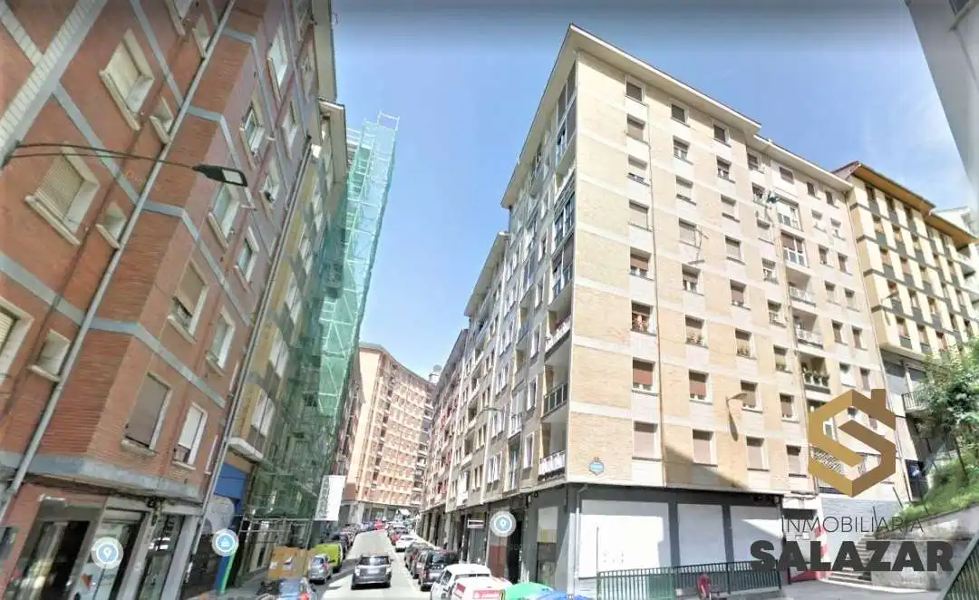Vista exterior de Piso de alquiler en Bilbao  con Calefacción