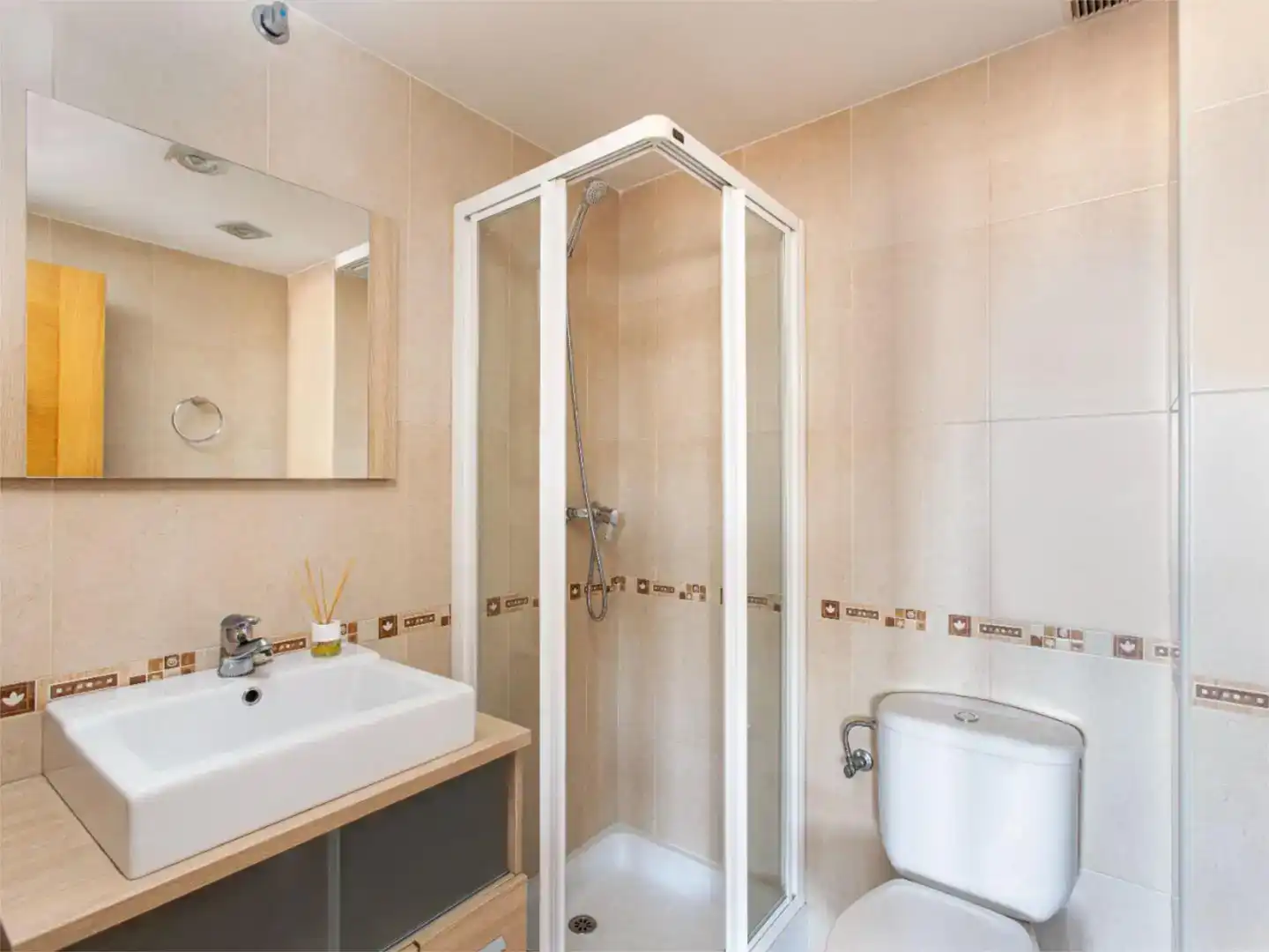 Badezimmer von Wohnung zur Miete in Gijón 