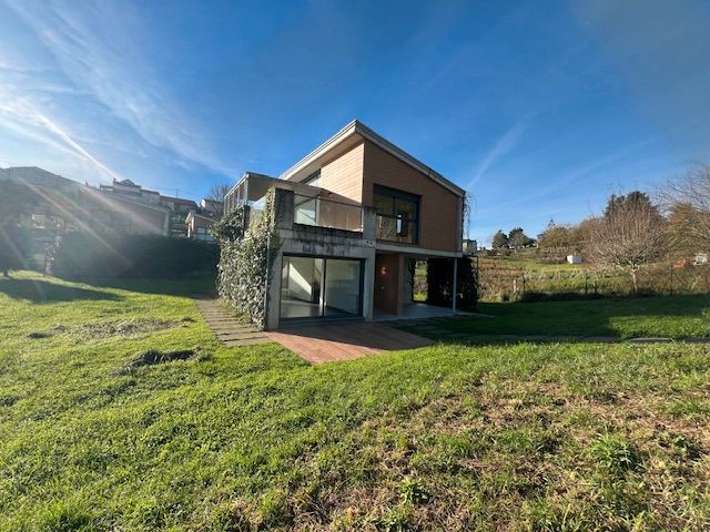 Vista exterior de Casa o xalet en venda en Piélagos amb Calefacció, Jardí privat i Parquet