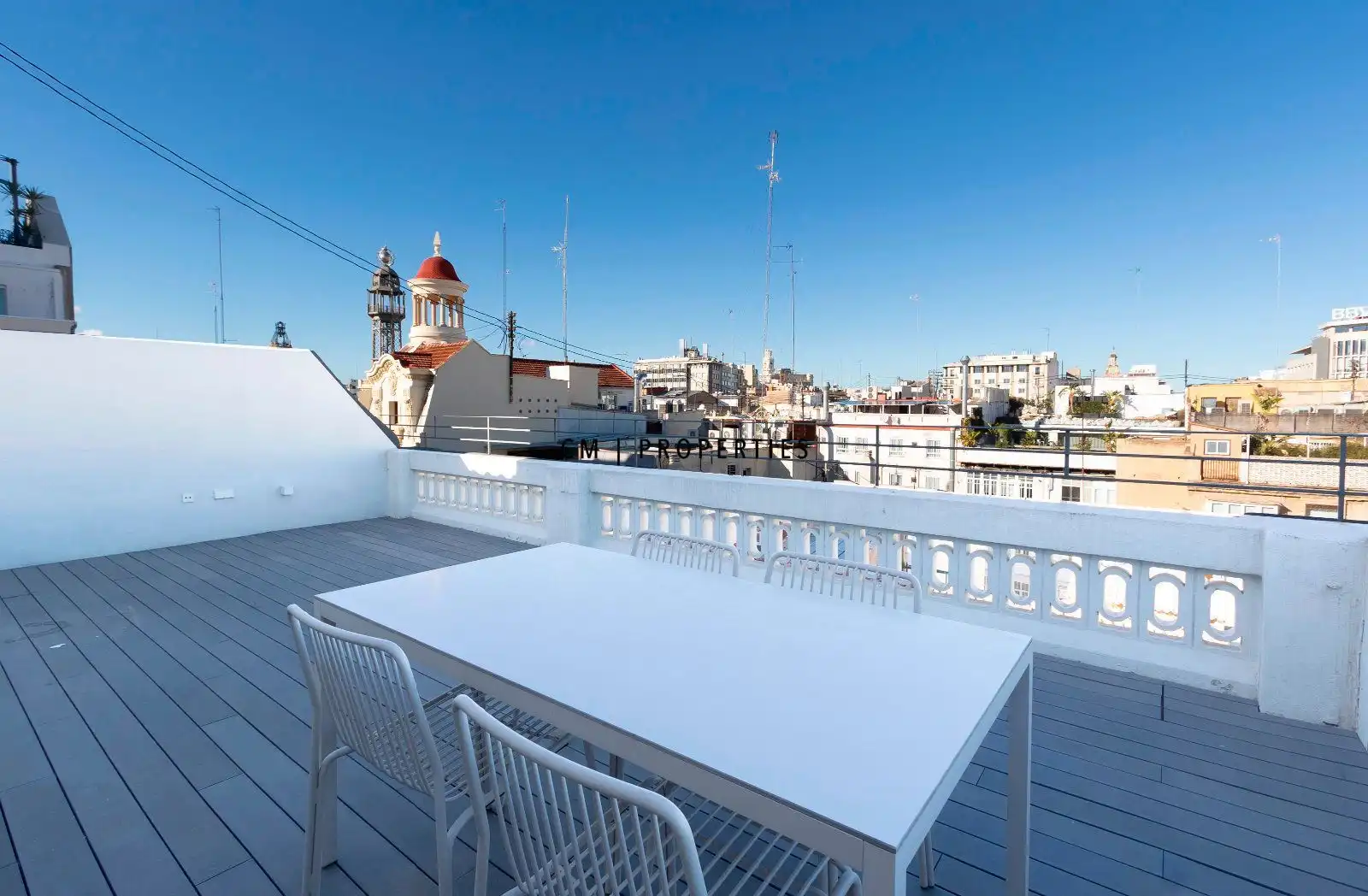 Àtic de lloguer a Roger de Lauria, Sant Francesc