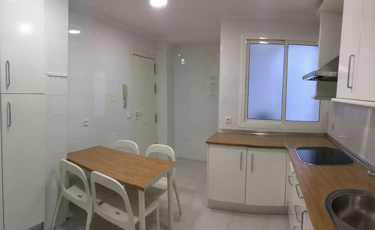Cocina de Piso de alquiler en Sevilla con Aire acondicionado, Calefacción y Terraza