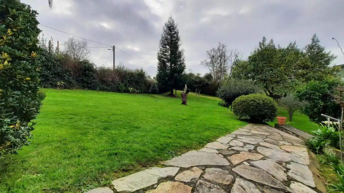 Jardí de Casa o xalet en venda en Bergondo