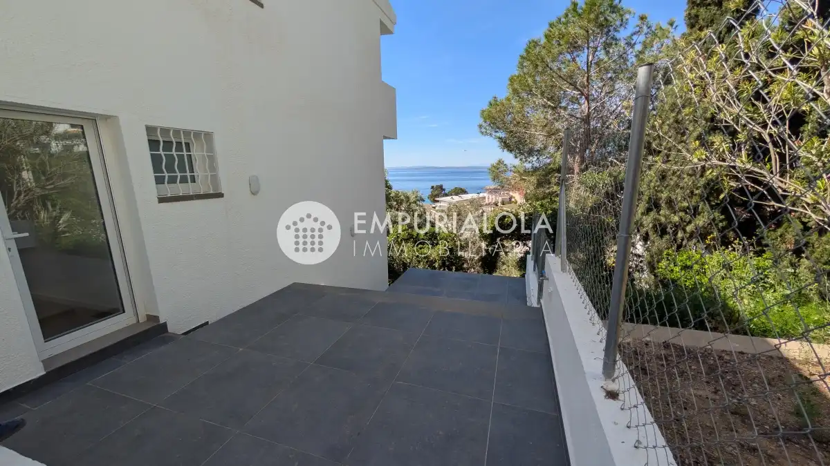 Terrace of Houses for sale in Roses  with Air Conditioner and Private garden