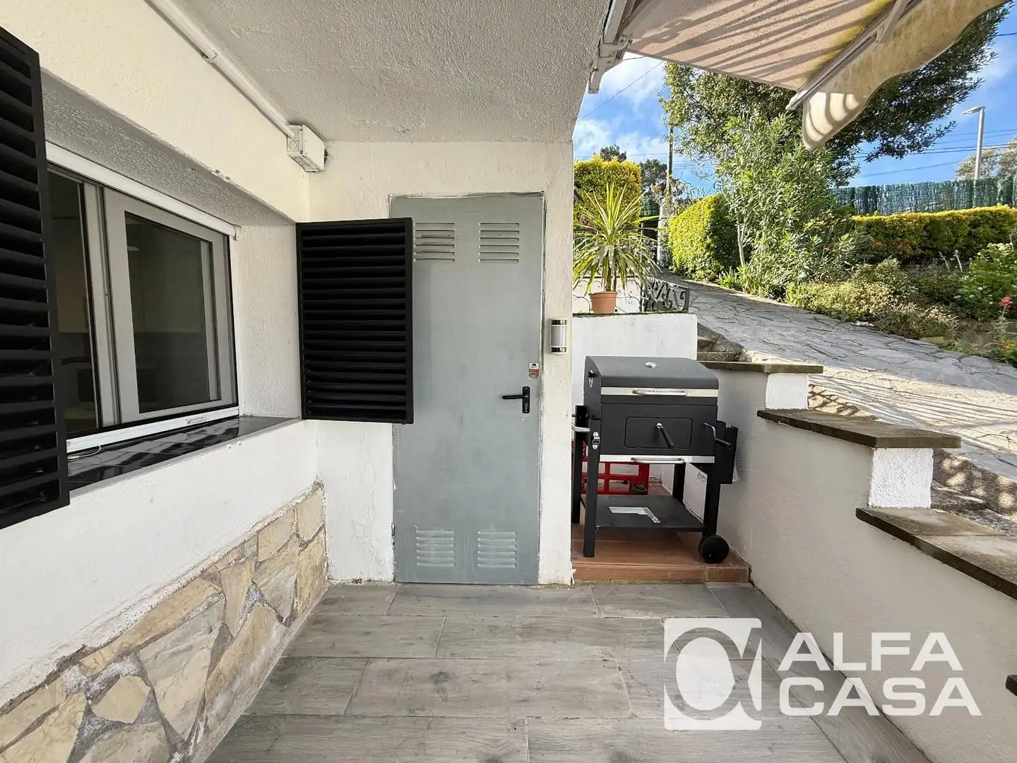 Vista exterior de Casa o xalet en venda en Lloret de Mar amb Calefacció, Terrassa i Traster