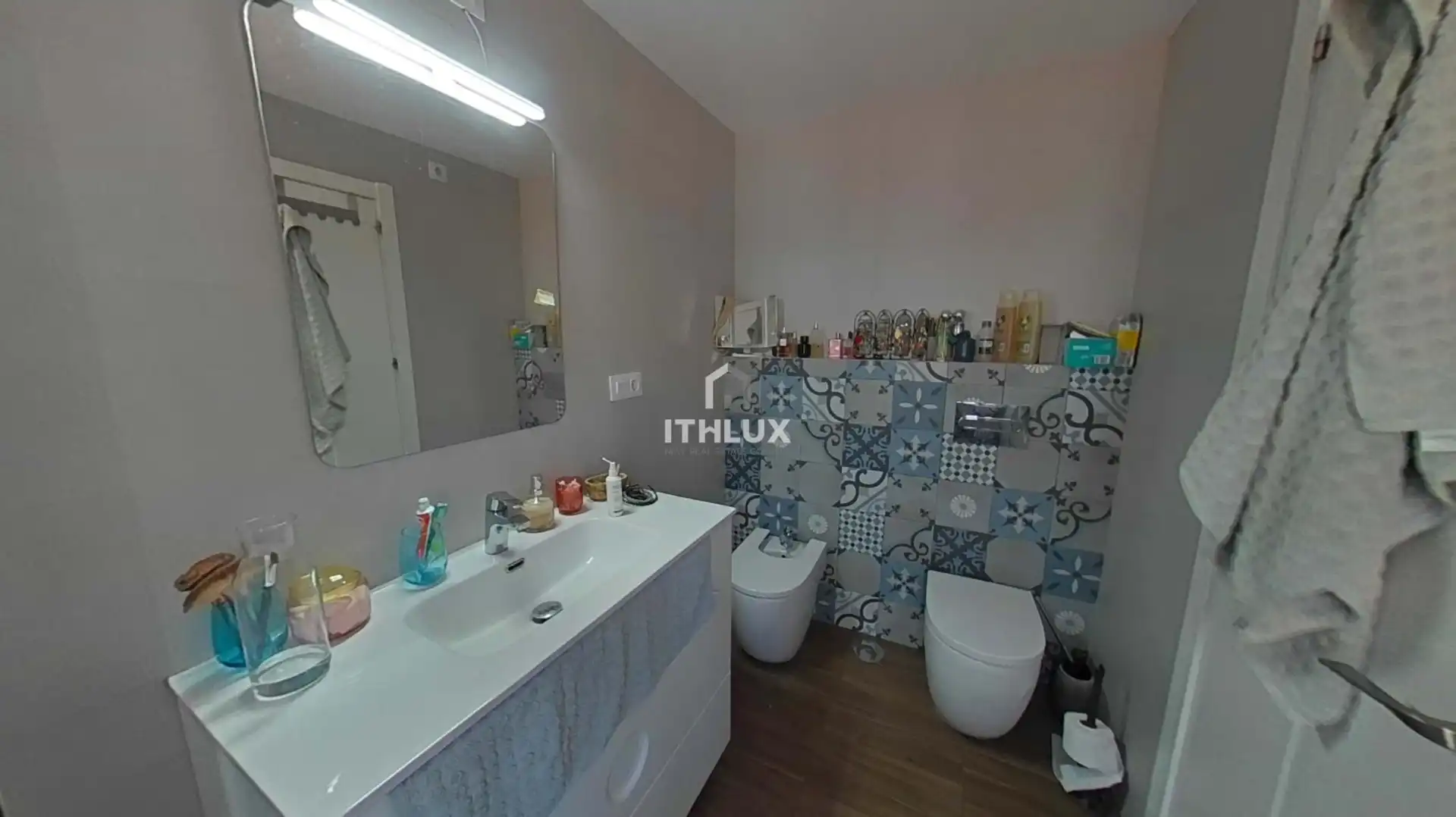 Bathroom of Detached homes for sale in Sevilla  with Air Conditioner, Terrace and Storage room
