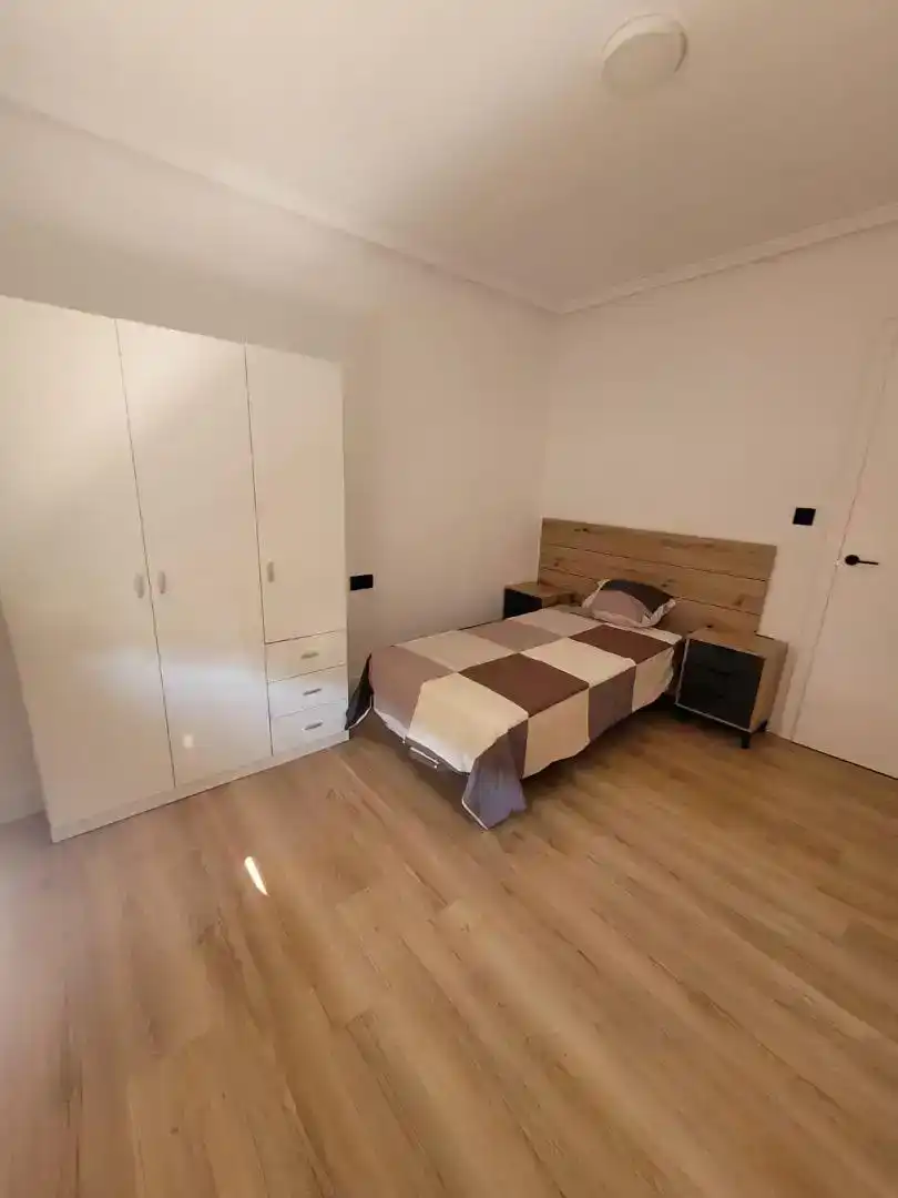 Bedroom of Flat for rent in Casco Antiguo